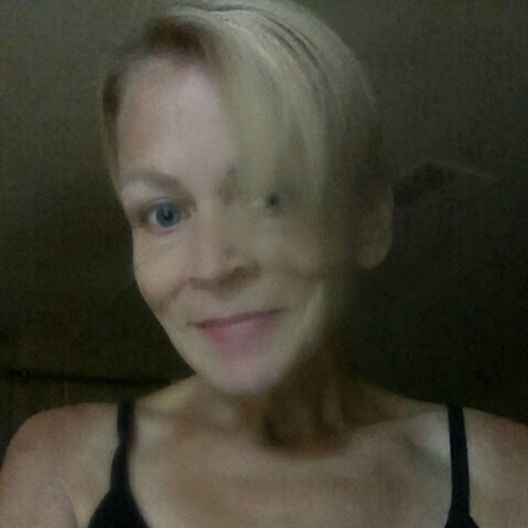 Meet your Posher, Sue - Picture 1 of 1